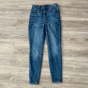 AE Next level super high waisted jegging size 4 short